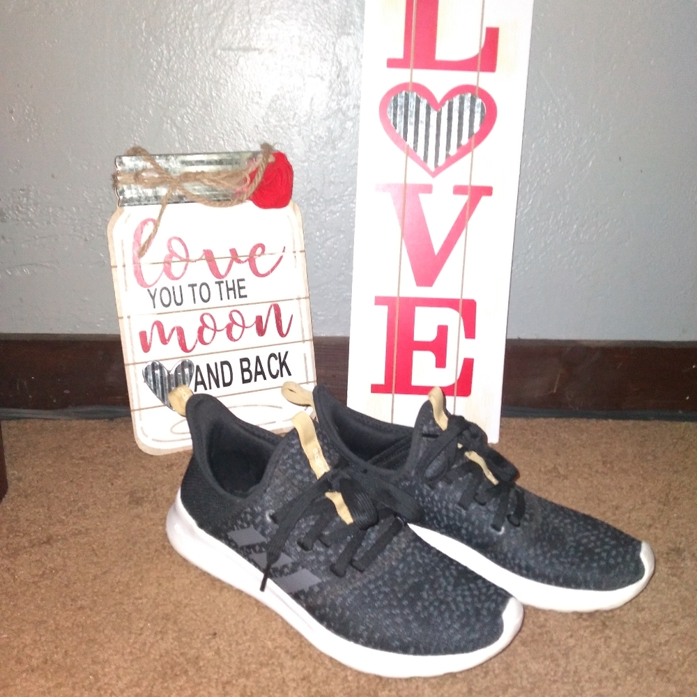 Womens Adidas sneakers